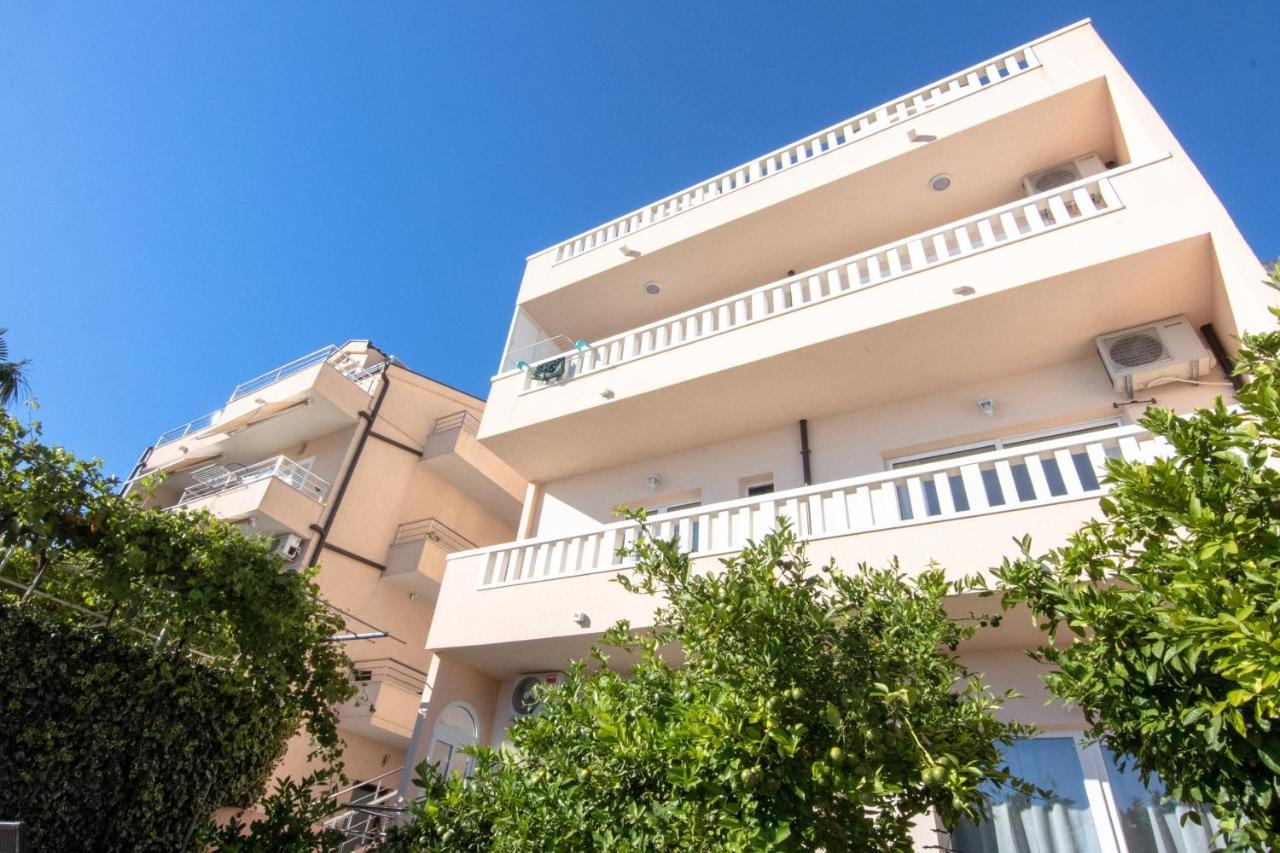 Apartment Dany - Free Beach Parking Makarska Exterior foto